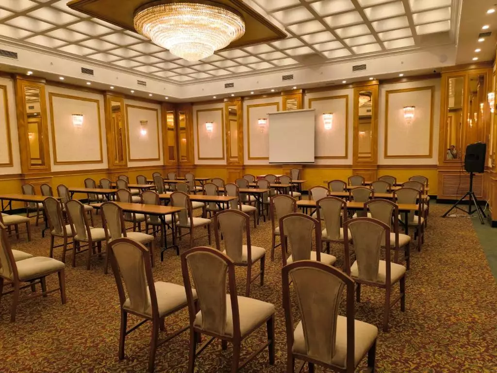 Euro Plaza Hotel